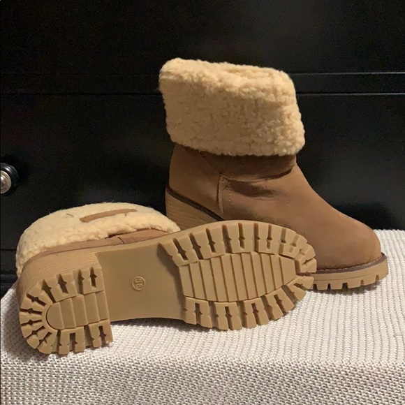 Fur Lined Boots - Picture 2 of 3